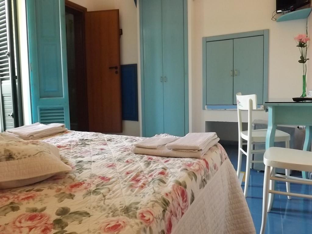 Bed and Breakfast Araucaria Торре-Сан-Джованни-Удженто Номер фото