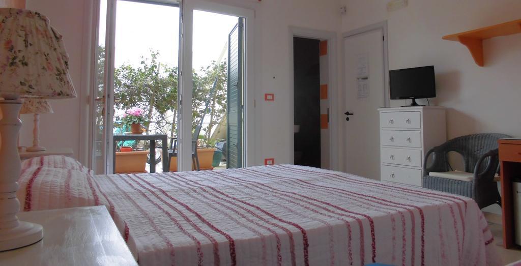Bed and Breakfast Araucaria Торре-Сан-Джованни-Удженто Номер фото